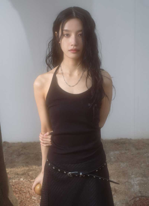 HATTIE HALTER NECK SLEEVELESS / BLACK