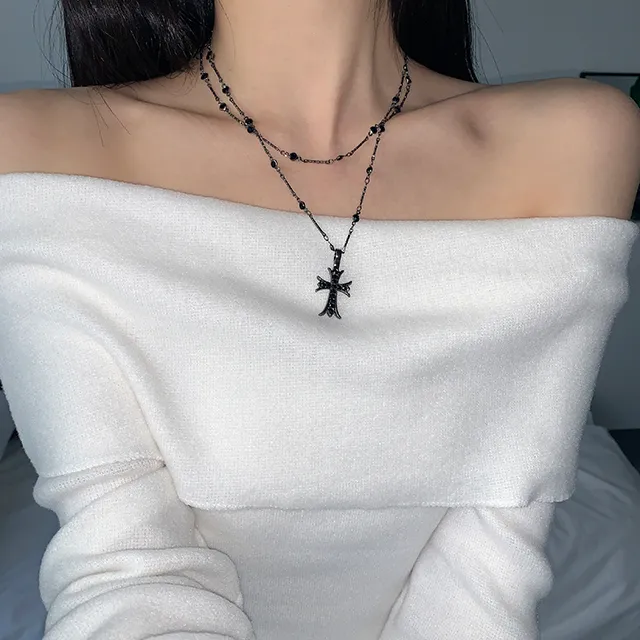 [빈티지/y2k] 칠리 블랙 크로스 십자가 레이어드 목걸이 / 두줄레이어드 / 십자목걸이 / 비즈원석 / 최저가 / 큐빅체인 / 원석목걸이 / 투체인목걸이 / 엔틱